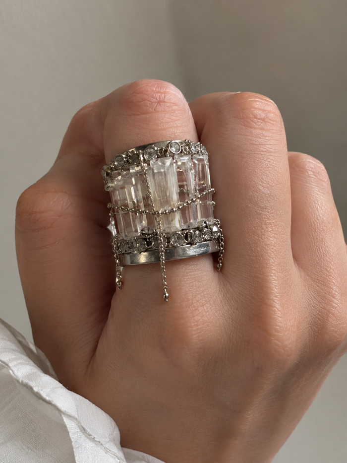 Glimzo Bone Ring detail